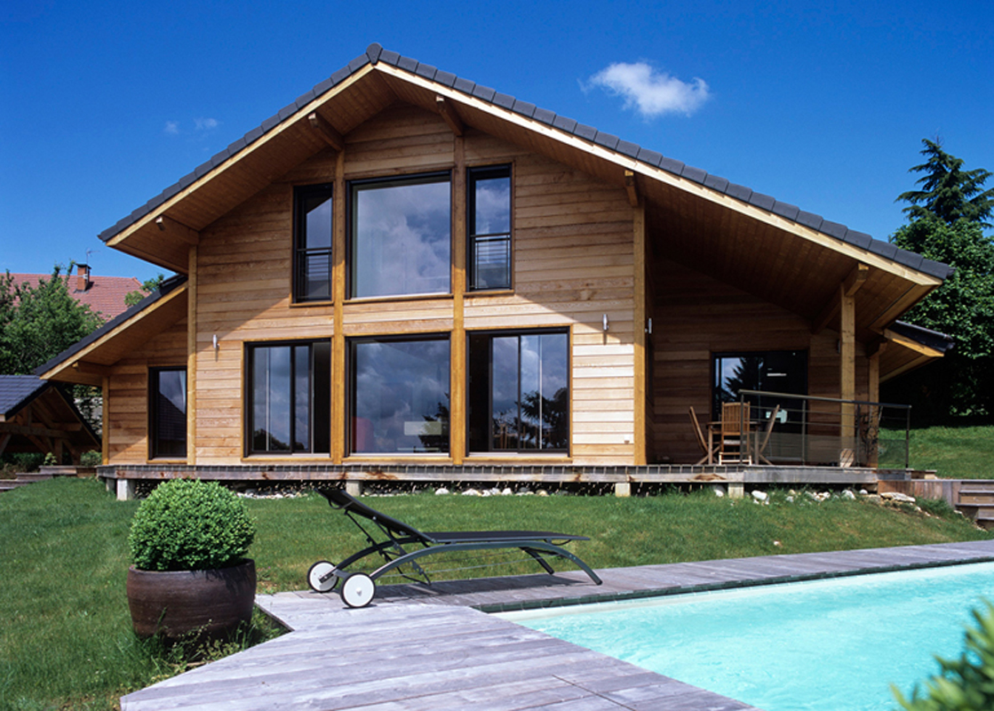 Faire construire une maison en bois coûte-t-il plus cher que faire construire une maison traditionnelle ?